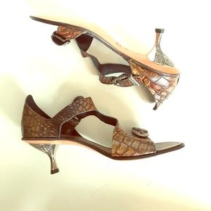 Cydwoq metal kitten heel art sandals
